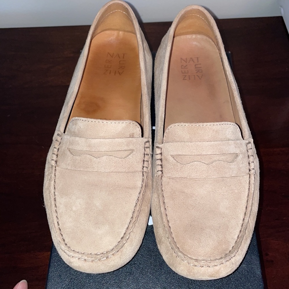 GUC Naturalizer oatmeal suede driving loafers 10W